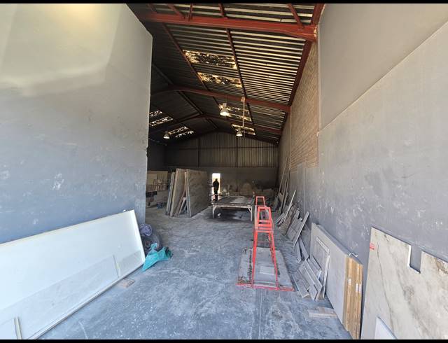 264M² WAREHOUSE TO LET IN ANDERBOLT